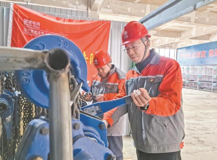 李俊鵬：走南闖北建電網(wǎng)，施工細(xì)節(jié)見(jiàn)真章