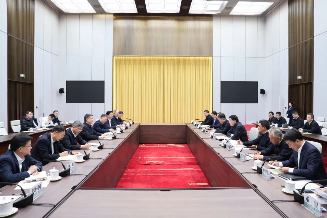 溫樞剛張文峰與國家電網(wǎng)董事長張智剛、總經(jīng)理龐驍剛會談