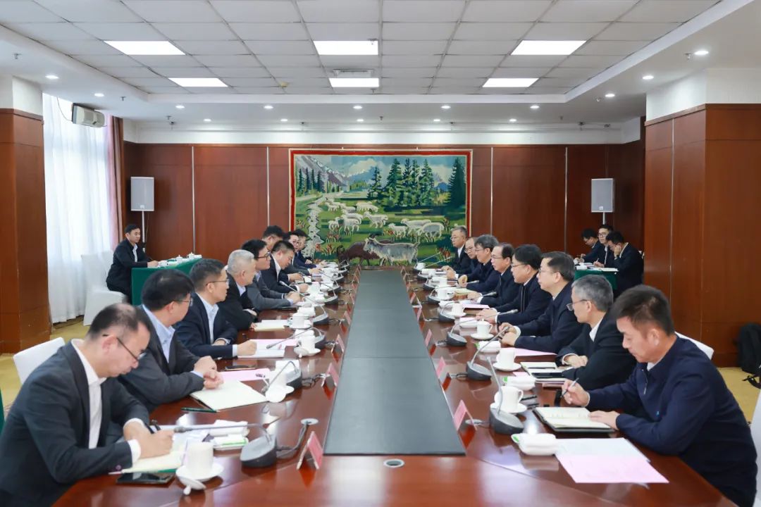 華電集團(tuán)黨組書記、董事長江毅與上海電氣黨委書記、董事長吳磊舉行會談
