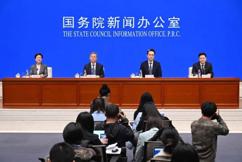 國(guó)家發(fā)改委：“沙戈荒”新能源基地加快建設(shè)，截至11月底，西北五省風(fēng)光裝機(jī)達(dá)到280GW左右