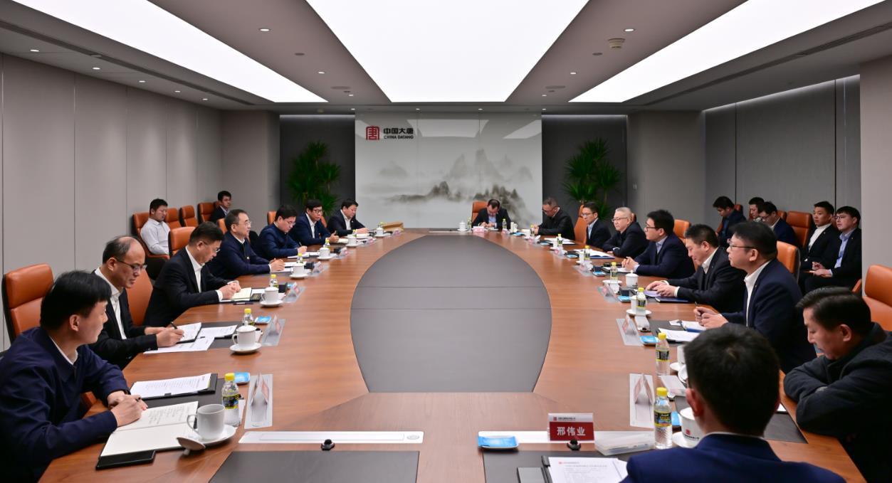 大唐集團(tuán)黨組書記、董事長鄒磊與上海電氣黨委書記、董事長吳磊會談