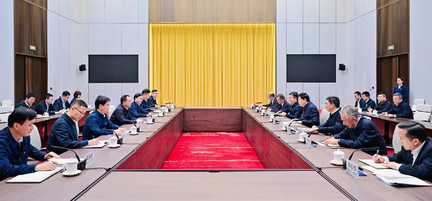 中國大唐集團董事長鄒磊、總經(jīng)理張傳江與國家電網(wǎng)董事長張智剛、總經(jīng)理龐驍剛會談