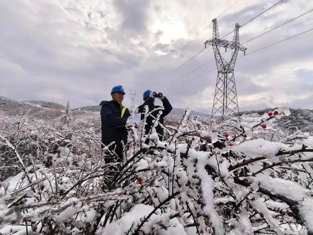 南方電網(wǎng)科技抗冰 讓冰雪“看得見、除得掉、防得住”