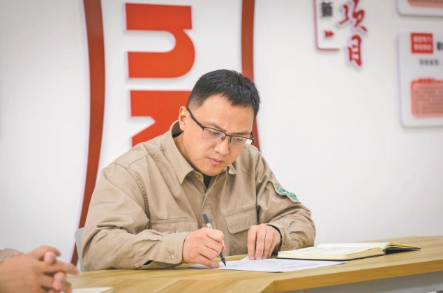 每個創(chuàng)新靈感都來自一線——記全國勞動模范蘇