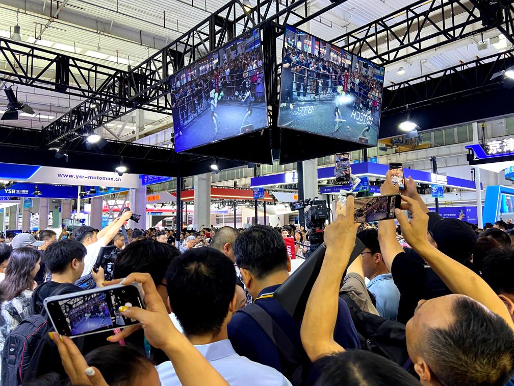 在北京，見(jiàn)證一場(chǎng)機(jī)器人的“狂歡”