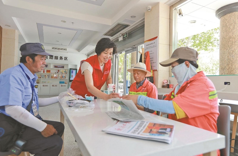 凡人微光聚星河——記“感動(dòng)中國(guó)2024年度人物