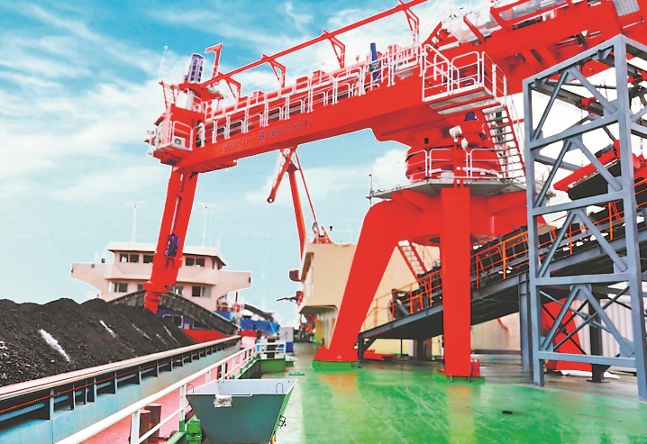 安徽池州電廠創(chuàng)新采用“螺旋卸船機浮碼頭+無人值守技術(shù)”打造綠色能源生產(chǎn)模式