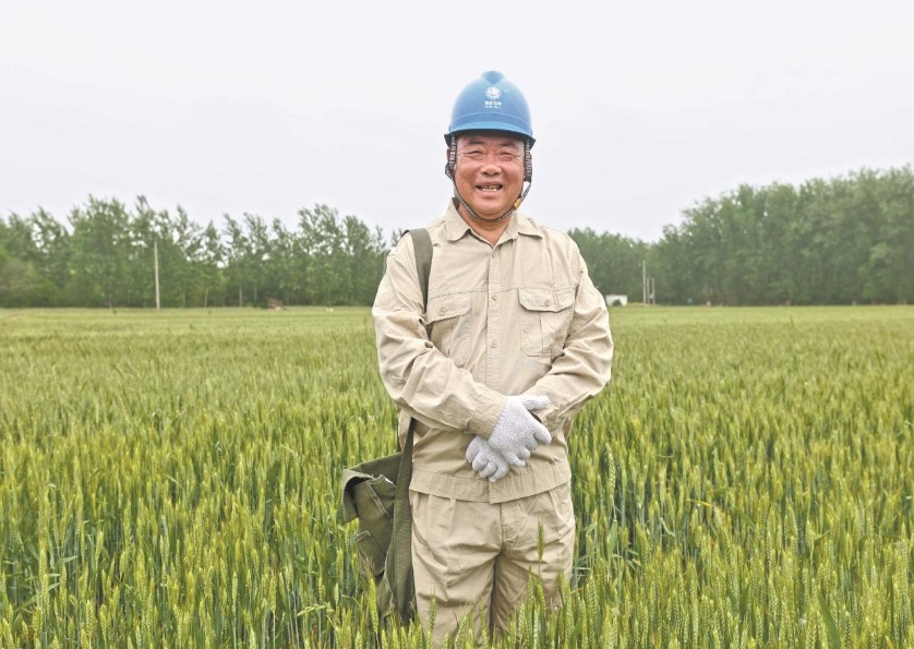 二十八載隨叫隨到 用心用情服務(wù)鄉(xiāng)親——記全國(guó)勞動(dòng)模范袁立雨